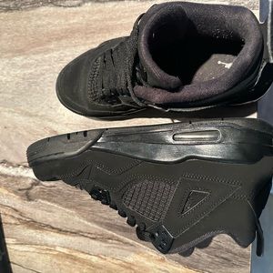 Black cat Jordan’s size 6